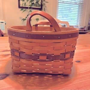 Vintage 1997 Longaberger Basket